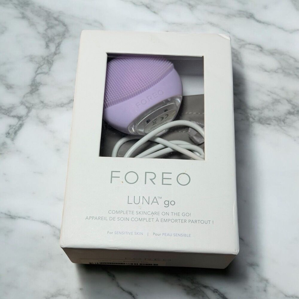 FOREO LUNA GO -‎ NEW! Open Box - Facial Cleansing & Anti-Aging Device - Purple